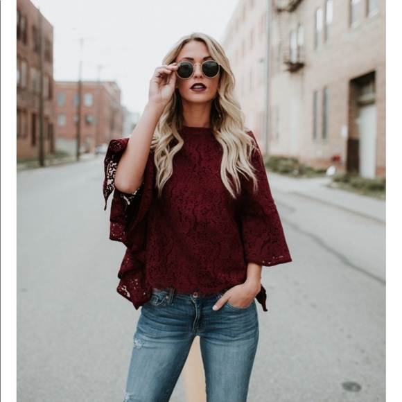 Tops - Winged lace blouse